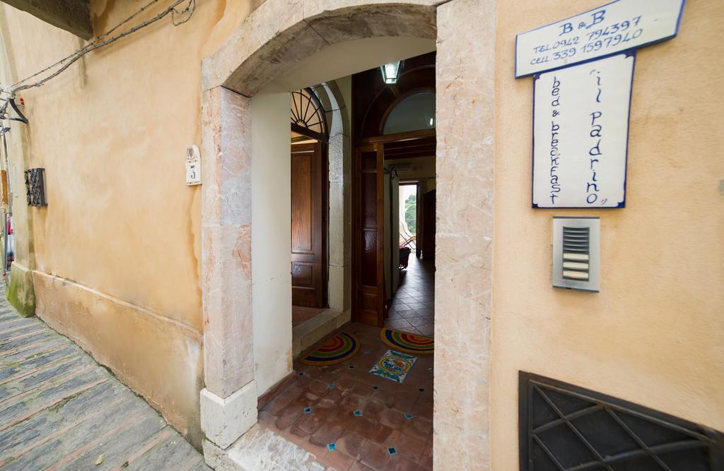 B&B Il Padrino Savoca Oda fotoğraf