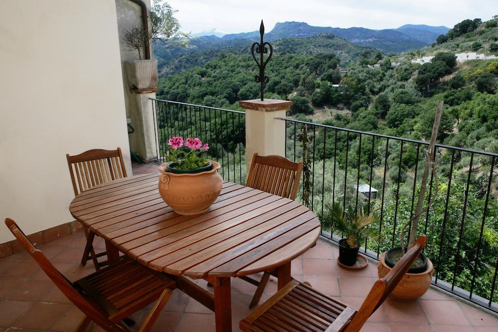 B&B Il Padrino Savoca Oda fotoğraf